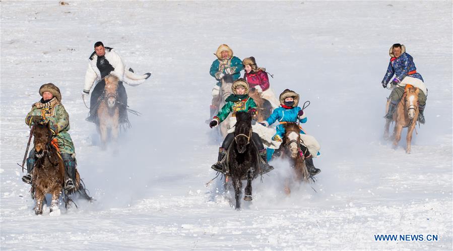 CHINA-INNER MONGOLIA-SNOWFIELD HORSE TAMING (CN)