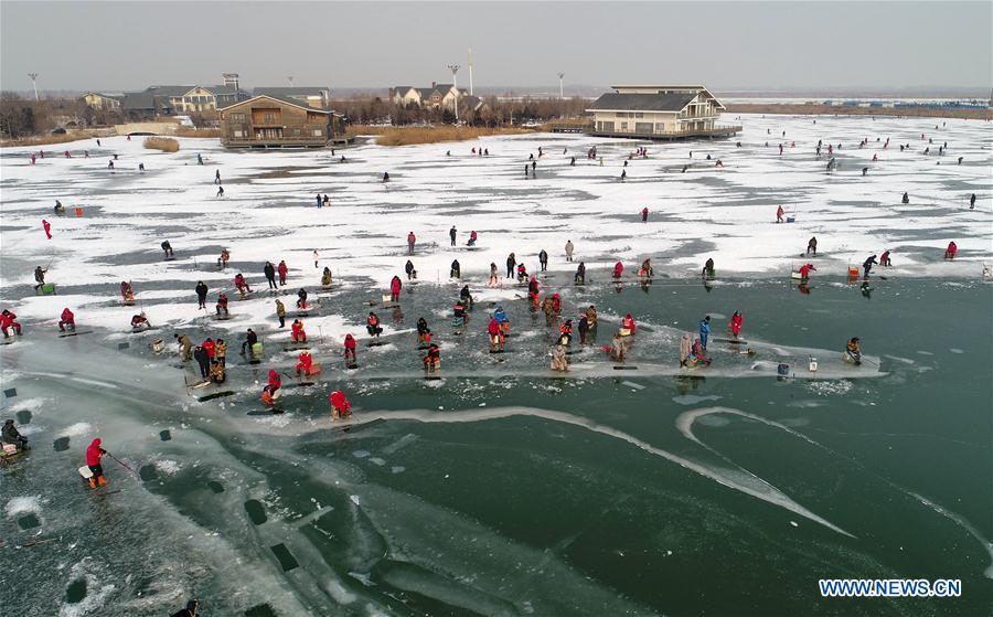 CHINA-HEBEI-TANGSHAN-WINTER FISHING (CN)