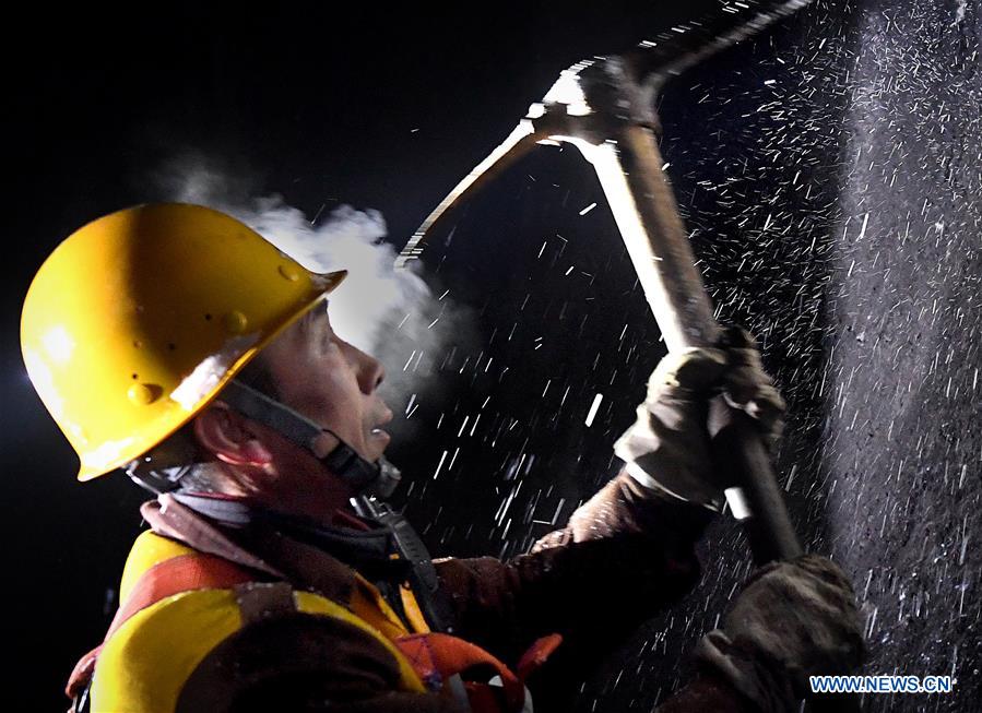 CHINA-HENAN-SANMENXIA-RAILWAY TUNNEL-DEICING (CN)