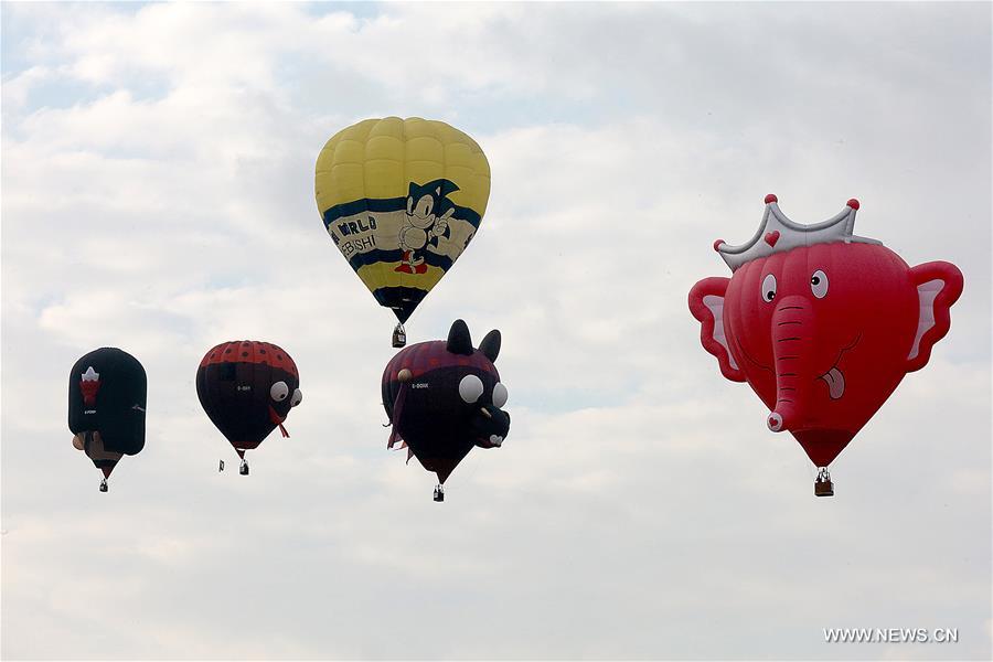 PHILIPPINES-PAMPANGA-HOT AIR BALLOON