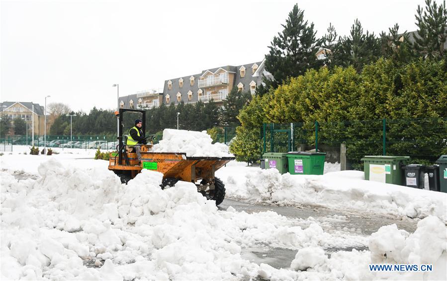 IRELAND-DUBLIN-SNOWSTORM-AFTERMATH