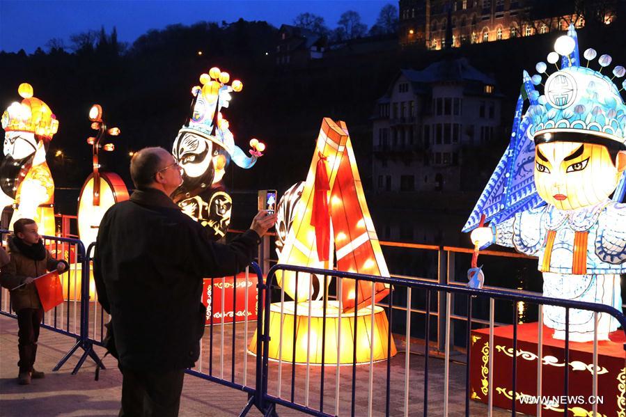 BELGIUM-DINANT-CHINESE LANTERNS