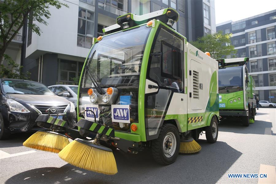 CHINA-SHANGHAI-DRIVERLESS-STREET SWEEPER (CN)