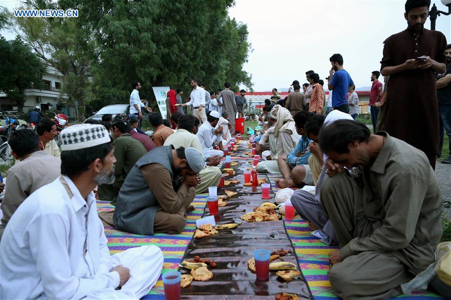 PAKISTAN-ISLAMABAD-RAMADAN-IFTAR