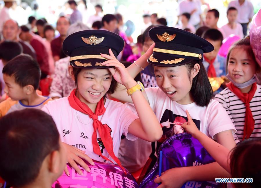 #CHINA-HUNAN-ARILINES-INT'L CHILDREN'S DAY(CN*)