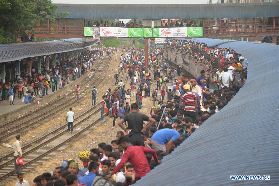 BANGLADESH-DHAKA-EID AL-ADHA-HOLIDAYMAKERS