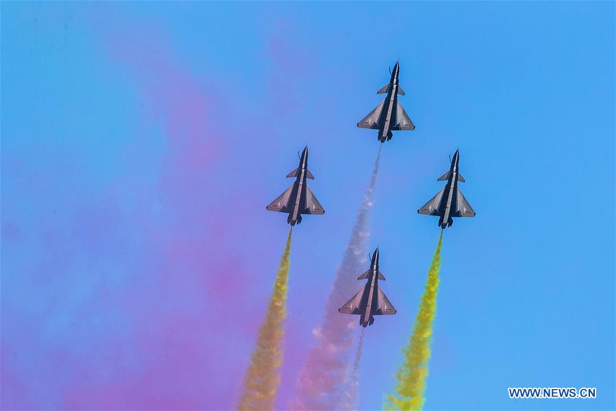 RUSSIA-KUBINKA AIRPORT-CHINA-AIR FORCE AEROBATICS TEAM-PERFORMANCE