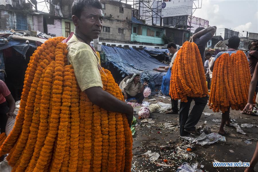 INDIA-KOLKATA-FLOWER MARKET