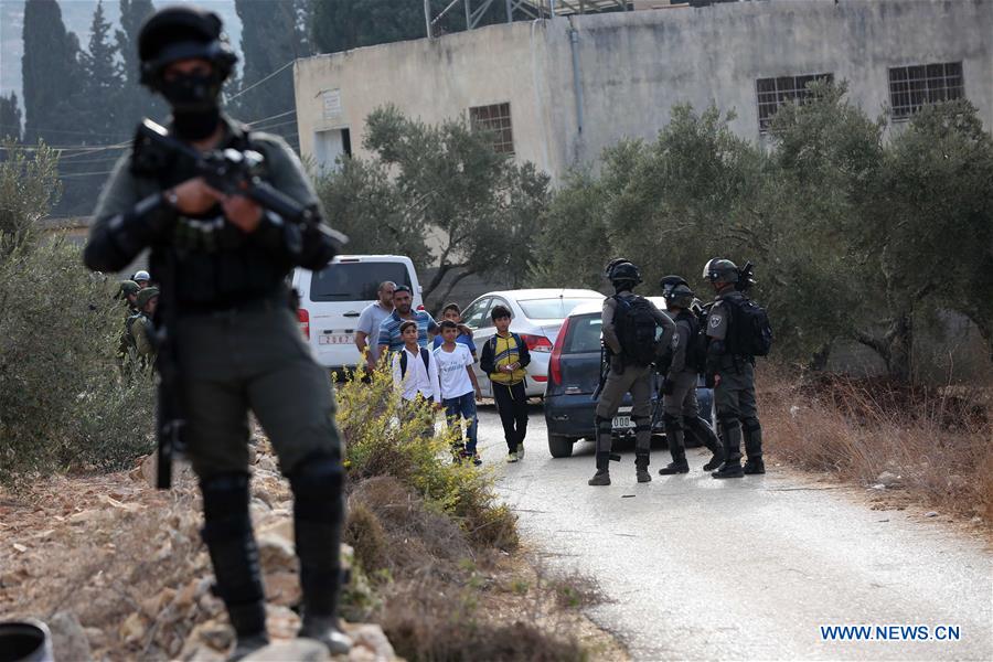 MIDEAST-NABLUS-CLASH-SCHOOL