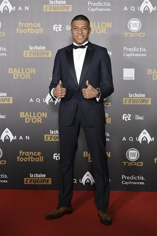 (SP)FRANCE-PARIS-63RD GOLDEN BALL-RED CARPET