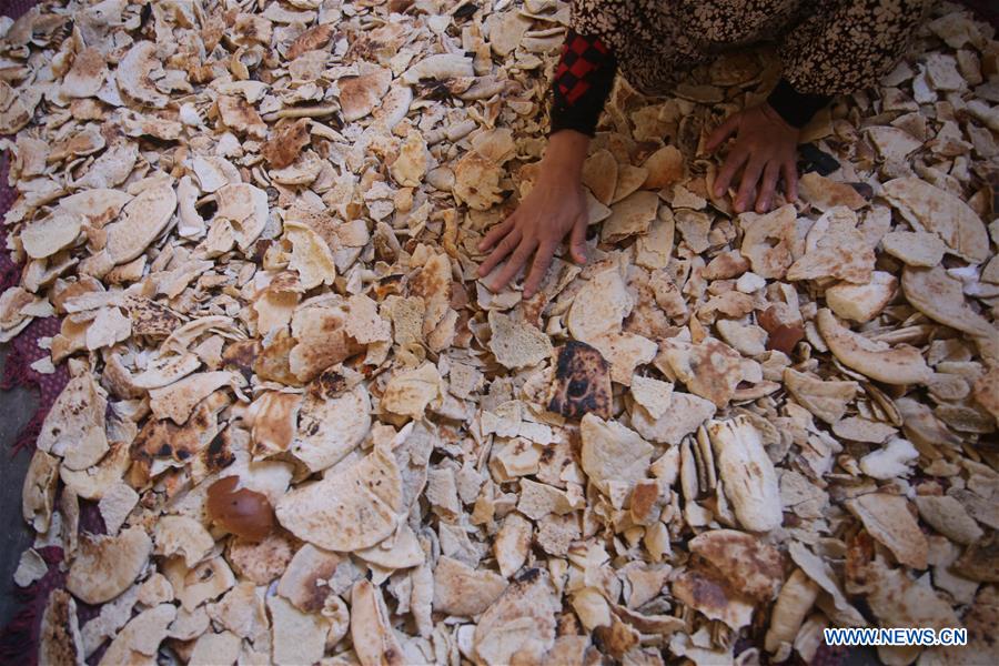 MIDEAST-GAZA-BREAD-REMAINS