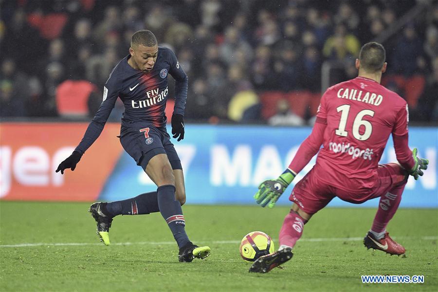 (SP)FRANCE-PARIS-FOOTBALL-LIGUE 1-PARIS SAINT-GERMAIN VS GUINGAMP