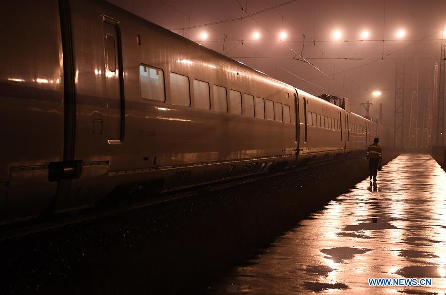 CHINA-ANHUI-HEFEI-BULLET TRAIN-SHUNTING OPERATION (CN)