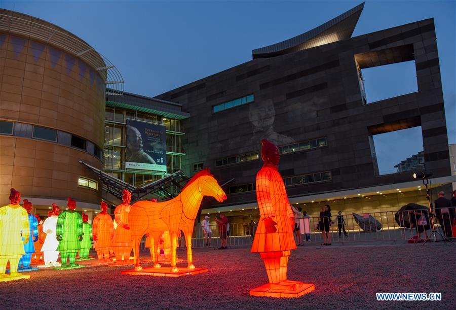 NEW ZEALAND-WELLINGTON-TERRACOTTA WARRIORS-LANTERN