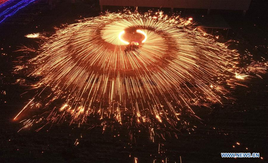 #CHINA-HEBEI-LANTERN FESTIVAL-MOLTEN IRON FIREWORKS (CN)