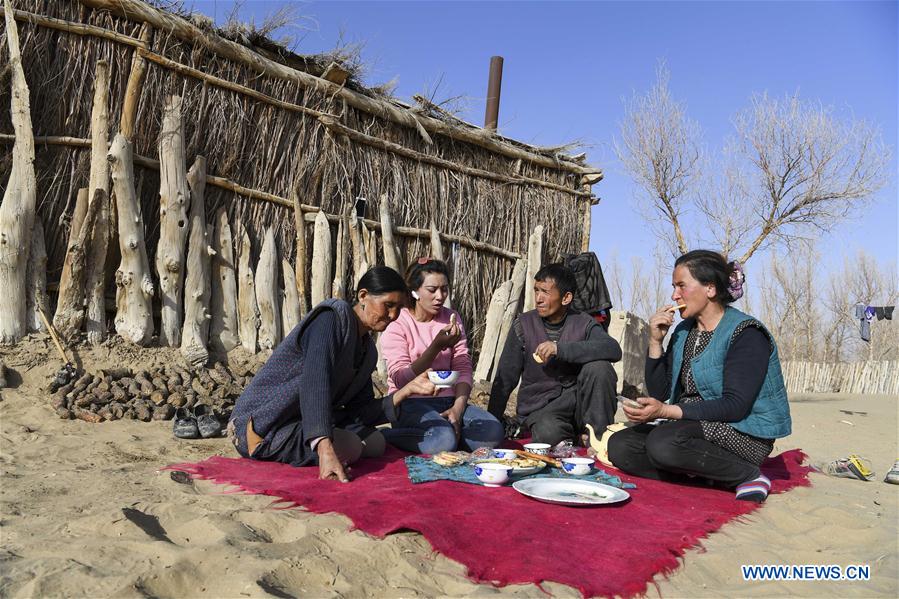 Xinhua Headlines: Farewell to the desert: fighting poverty the Chinese way