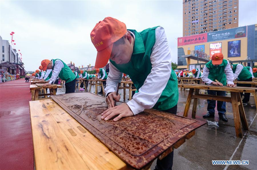 CHINA-ZHEJIANG-WOODEN CRAFTS (CN)