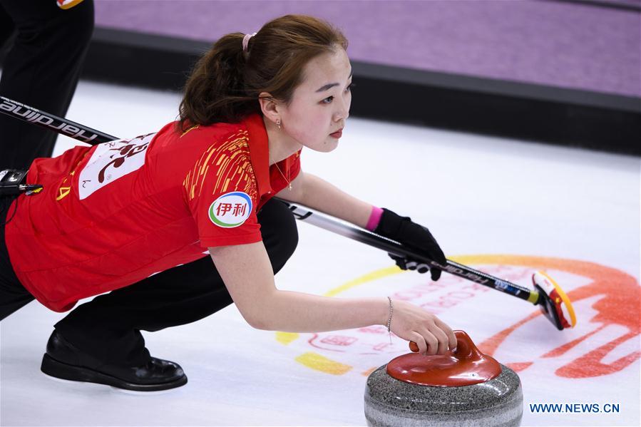 (SP)CHINA-BEIJING-CURLING-WCF WORLD CUP GRAND FINAL-DAY 1