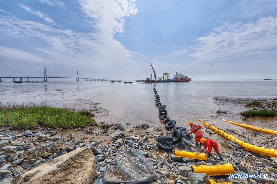 CHINA-ZHEJIANG-ZHOUSHAN-SUBMARINE CABLE-CONSTRUCTION (CN)