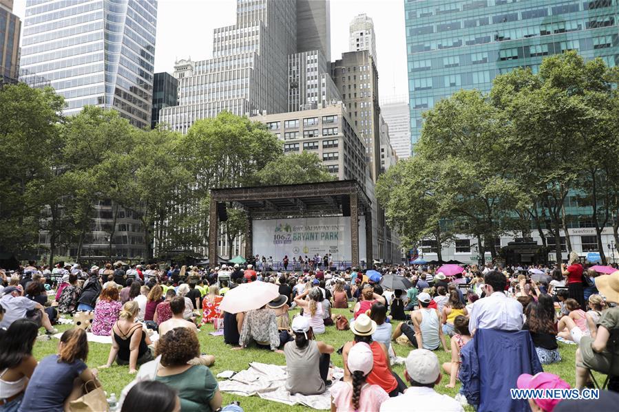 U.S.-NEW  YORK-BROADWAY IN BRYANT PARK