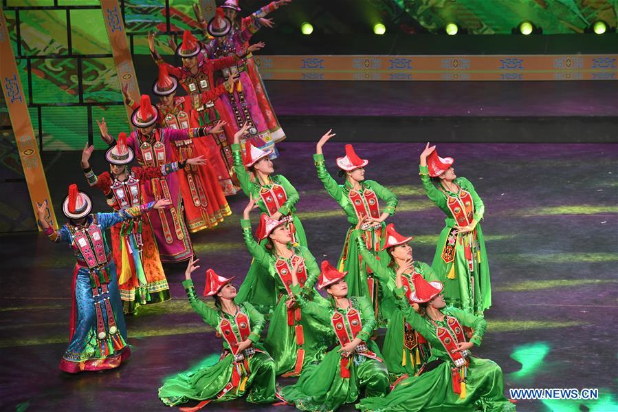 CHINA-GANSU-GANNAN-ART PERFORMANCE (CN)