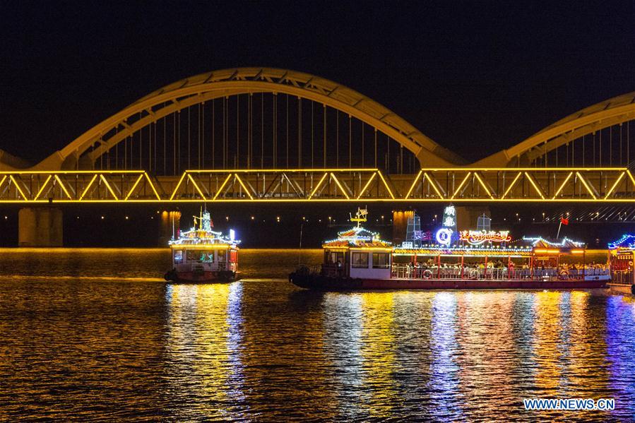 CHINA-HEILONGJIANG-HARBIN-SONGHUA RIVER-TOURISM (CN)