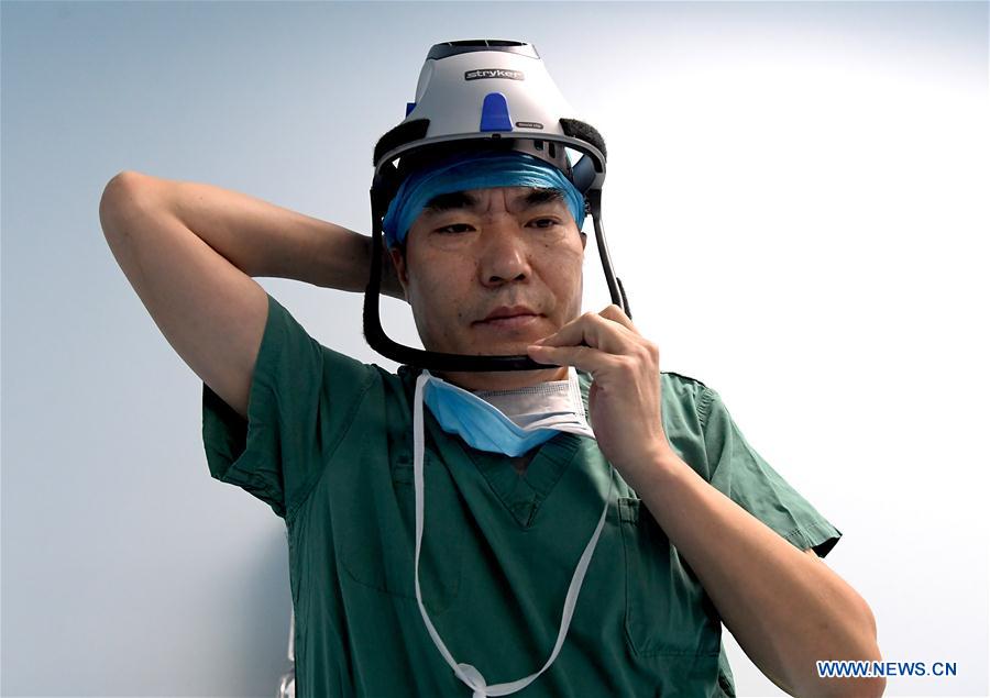 CHINA-HENAN-ZHENGZHOU-SURGEON-FENG XIULING