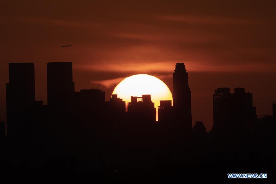 U.S.-NEW YORK-SUNSET