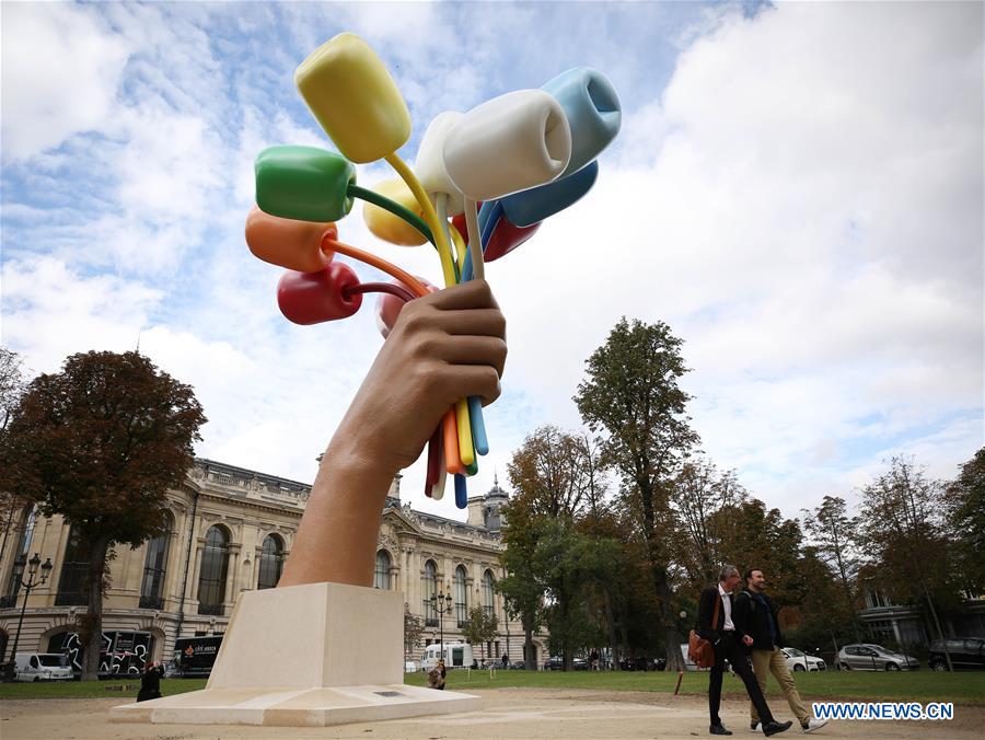 FRANCE-PARIS-SCULPTURE-BOUQUET OF TULIPS