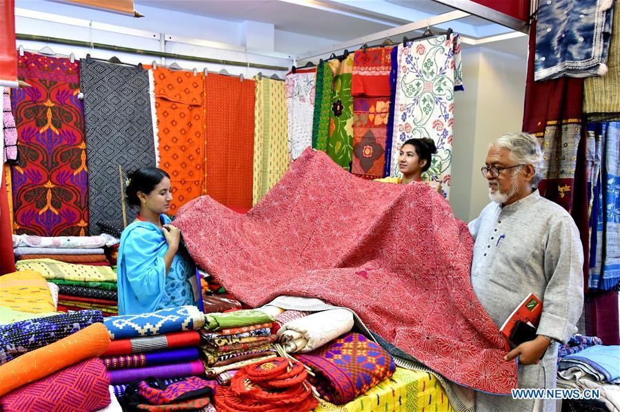 BANGLADESH-DHAKA-HERITAGE-HANDLOOM-FESTIVAL