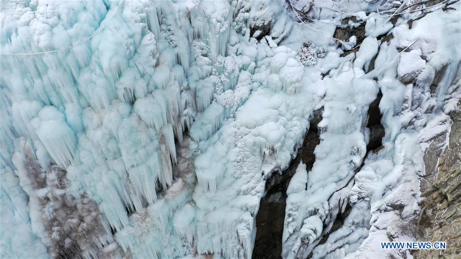 CHINA-NINGXIA-YINCHUAN-FROZEN WATERFALL (CN)