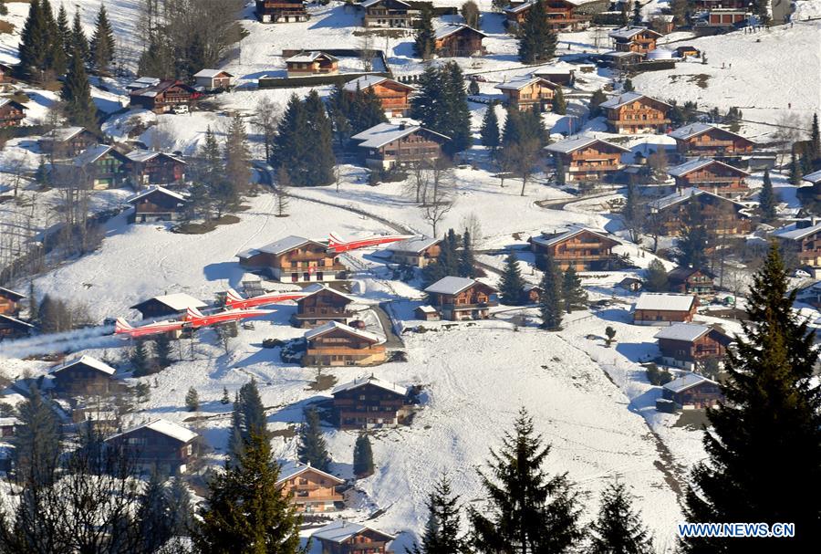 (SP)SWITZERLAND-LES DIABLERETS-WINTER YOG-AEROBATIC PERFORMANCE