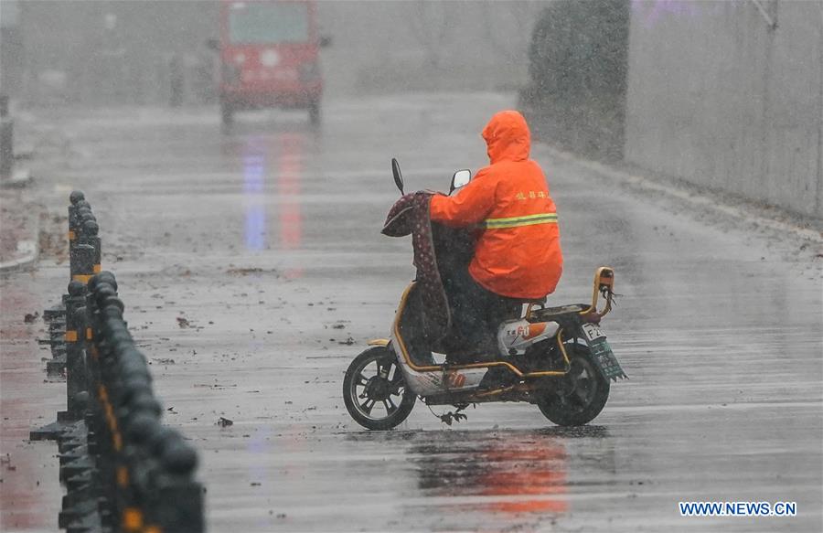 CHINA-HUBEI-WUHAN-SNOWFALL (CN)