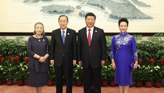 Xi couple greets honored guests for G20 summit before banquet