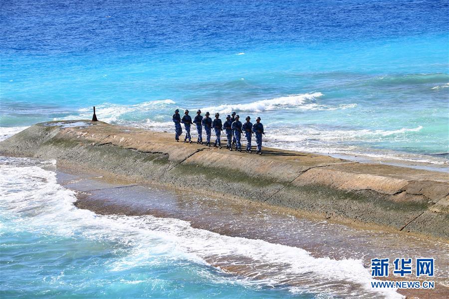 （新華全媒頭條·圖文互動）（10）沿著中國特色強軍之路闊步前進——黨中央、中央軍委領(lǐng)導(dǎo)推進國防和軍隊建設(shè)70年紀實