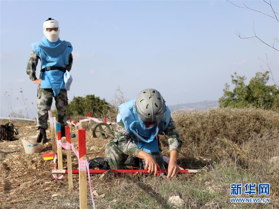 （新華全媒頭條·圖文互動）（12）沿著中國特色強軍之路闊步前進——黨中央、中央軍委領(lǐng)導(dǎo)推進國防和軍隊建設(shè)70年紀實