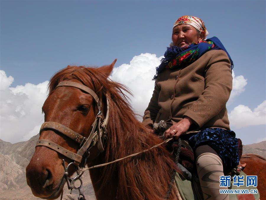 （壯麗70年·奮斗新時(shí)代——共和國(guó)榮光·圖文互動(dòng)）（3）中國(guó)，一生的守護(hù)——記“人民楷模”國(guó)家榮譽(yù)稱號(hào)獲得者布茹瑪汗·毛勒朵