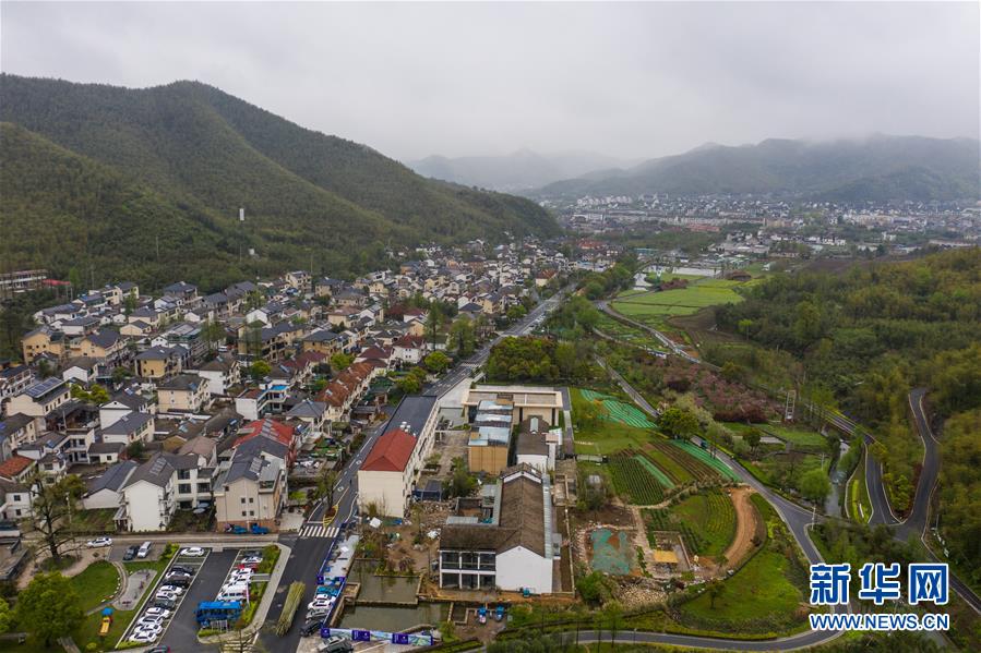 （在習(xí)近平新時(shí)代中國特色社會主義思想指引下——新時(shí)代新作為新篇章·習(xí)近平總書記關(guān)切事·圖文互動(dòng)）（1）在“浙”里看見美麗中國