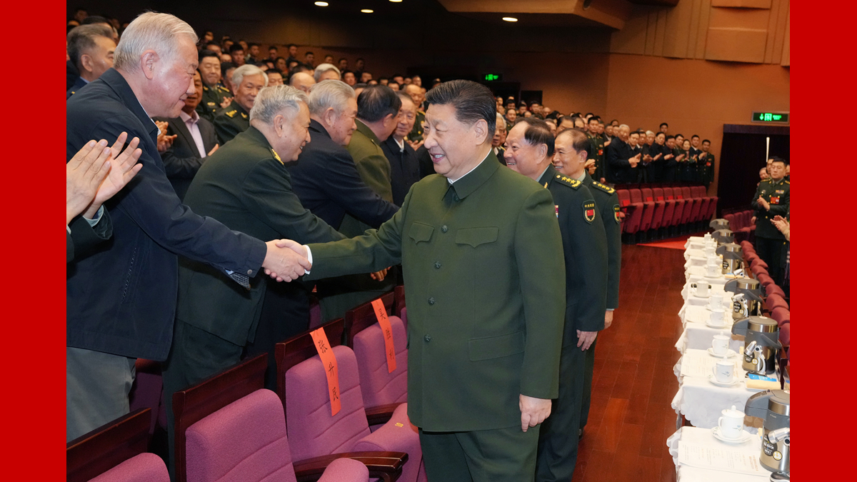 中央軍委舉行慰問駐京部隊(duì)老干部迎新春文藝演出 習(xí)近平向全軍老同志祝賀新春