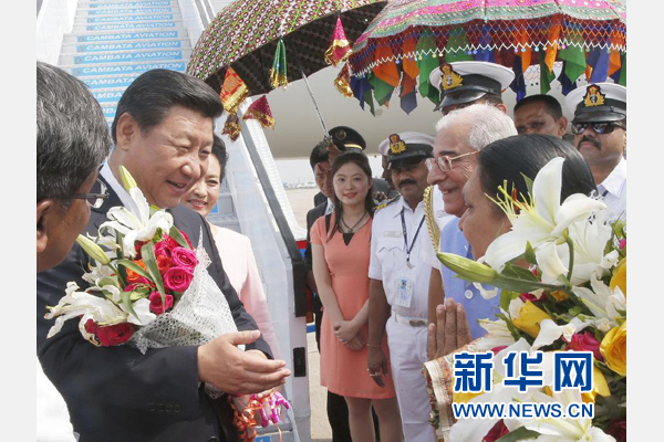 9月17日，國家主席習近平抵達古吉拉特邦艾哈邁達巴德市，開始對印度進行國事訪問。 新華社記者 鞠鵬 攝