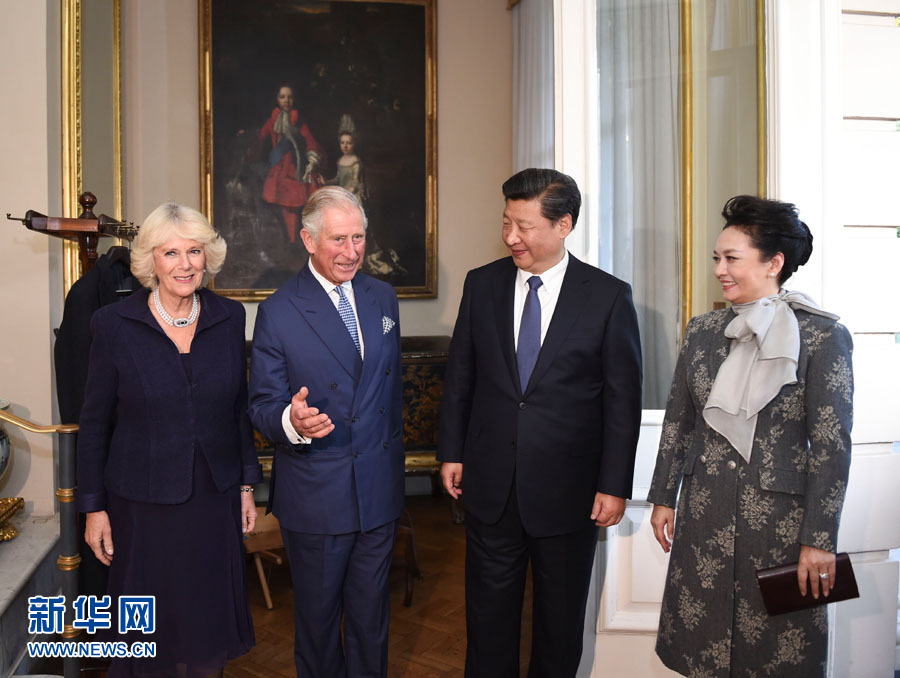 10月20日，國家主席習(xí)近平和夫人彭麗媛在倫敦會見英國查爾斯王儲夫婦。 新華社記者 謝環(huán)馳 攝