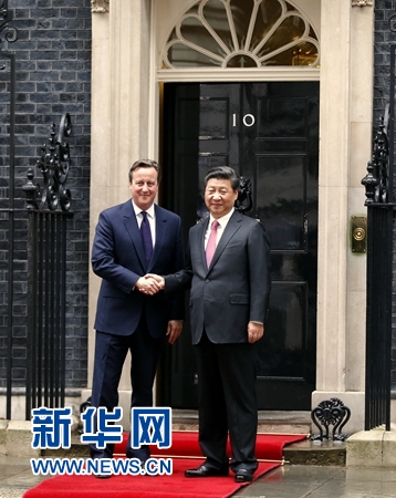 10月21日，國家主席習(xí)近平在倫敦唐寧街首相府同英國首相卡梅倫舉行會(huì)談。 新華社記者 鞠鵬 攝 