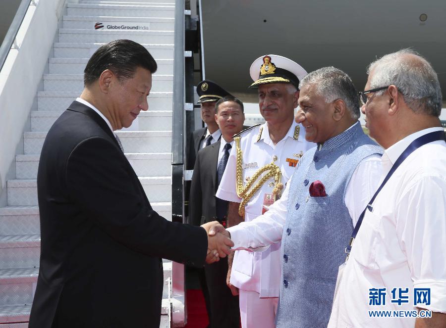 10月15日，國家主席習(xí)近平抵達(dá)印度果阿，應(yīng)印度總理莫迪邀請，出席金磚國家領(lǐng)導(dǎo)人第八次會晤。 新華社記者蘭紅光攝 